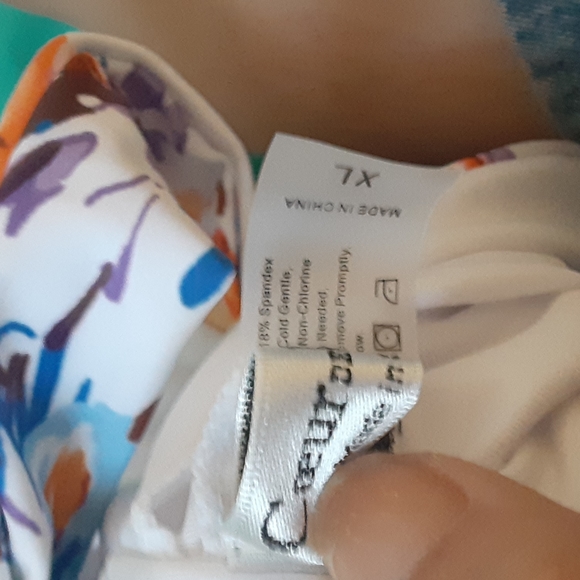 * COEUR DE VAGUE ONE PIECE FLORAL SWIMSUIT, SIZE XL - Picture 9 of 10